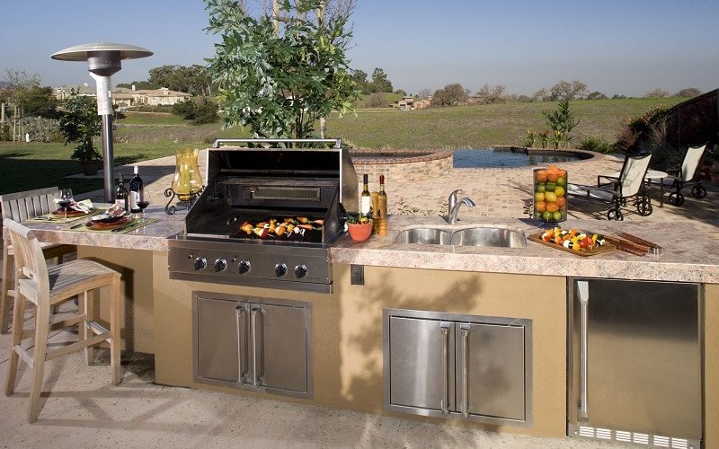 starting this weekend, aldi is selling an incredible outdoor kitchen