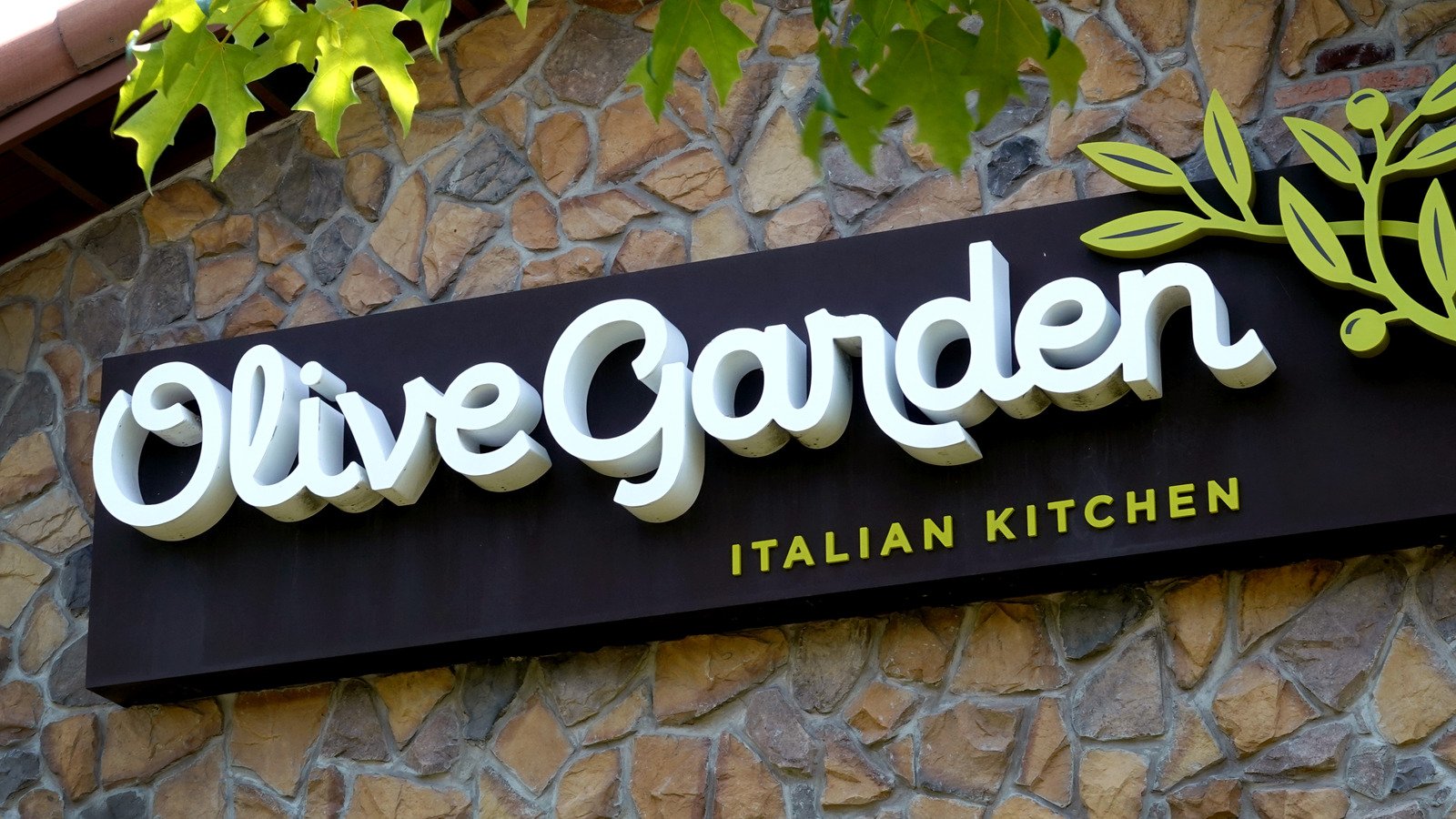 Olive Garden’s Culinary Catastrophe Deserves Legal Action