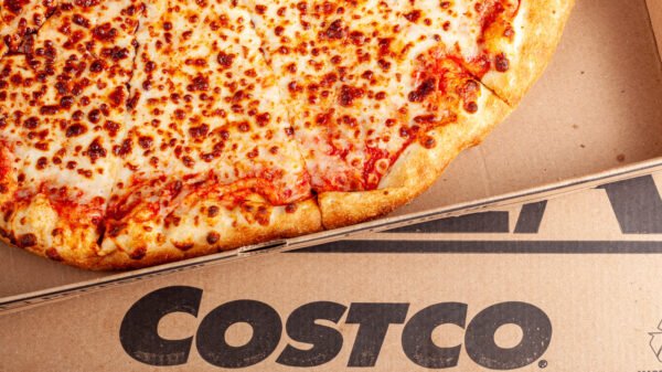 Why Costco Likely Won’t Offer Pizza Delivery Anytime Soon!