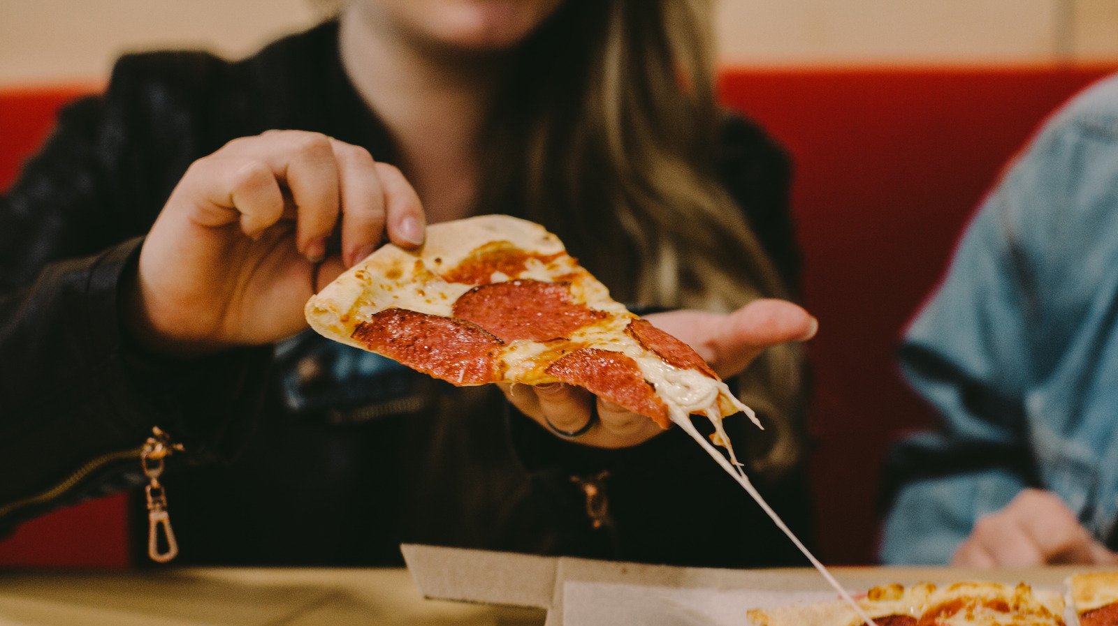 The Surprising Truth: The Biggest Pizza Chain in America Isn’t What You Think!